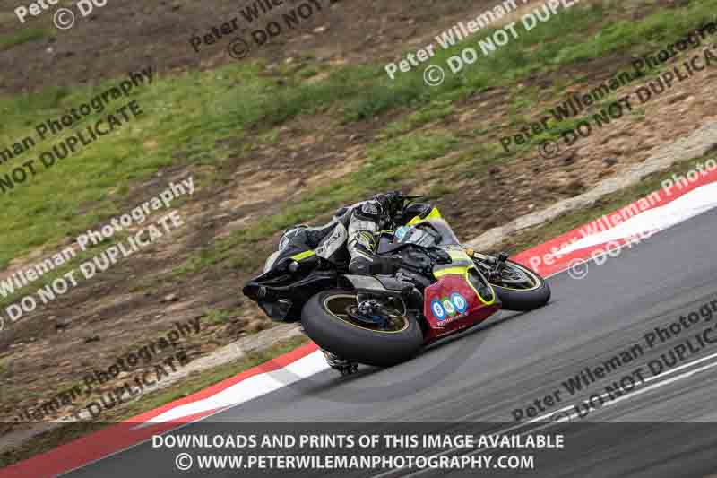 cadwell no limits trackday;cadwell park;cadwell park photographs;cadwell trackday photographs;enduro digital images;event digital images;eventdigitalimages;navarra;no limits trackdays;peter wileman photography;racing digital images;trackday digital images;trackday photos